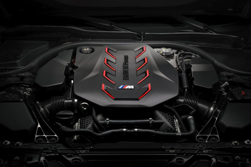 2025 BMW M5 becomes a 535kW PHEV V8 weapon