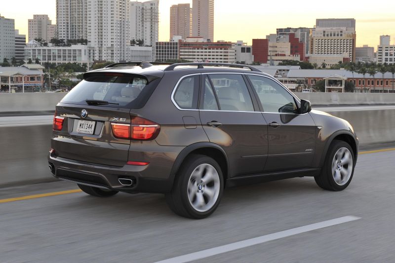 BMW X5 driver loses thumb, wins major settlement in lawsuit