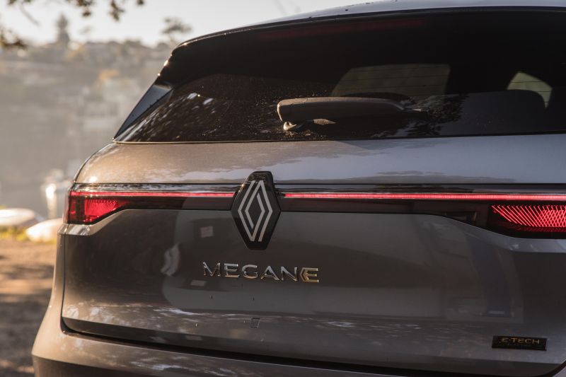 Renault Megane E-Tech 2024: A Luxury Electric SUV That Doesn't Cost a fortune