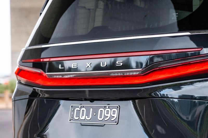2024 Lexus LM 350h Sports Luxury