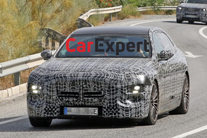 BMW 7 Series: Facelifted flagship sedan spied testing