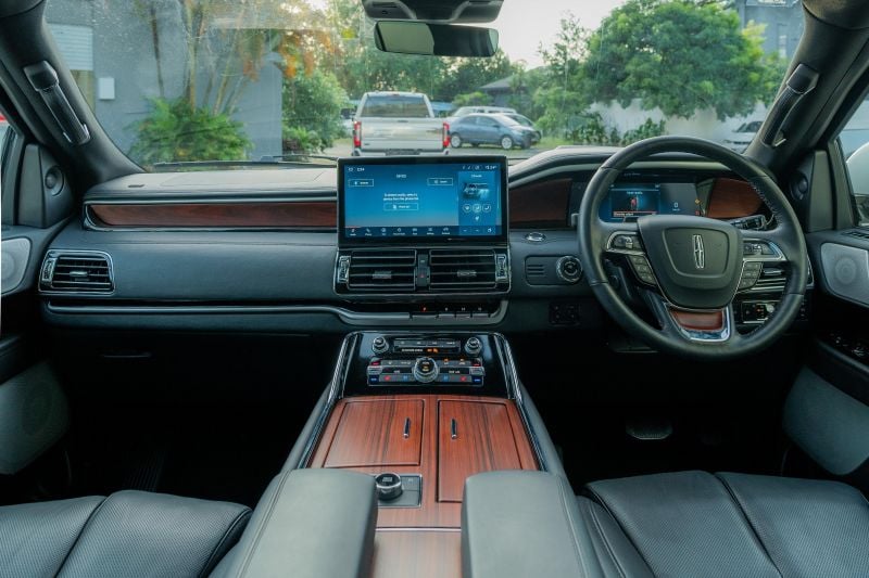 Lincoln Navigator: Convertible brings Lexus LX, Cadillac Escalade rival to Australia