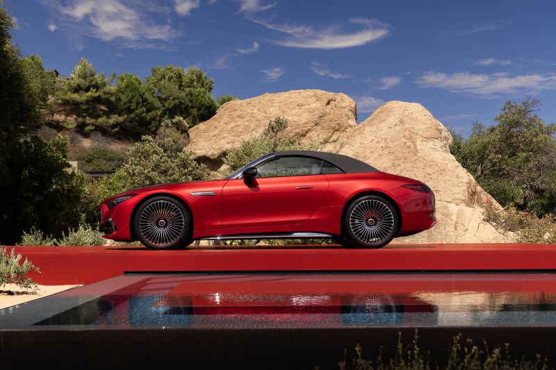 Mercedes-Maybach convertible takes legendary SL name to new places