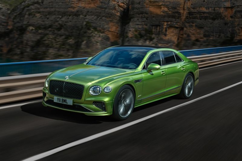 2025 Bentley Flying Spur: Luxury limo trades W12 for plug-in V8 power