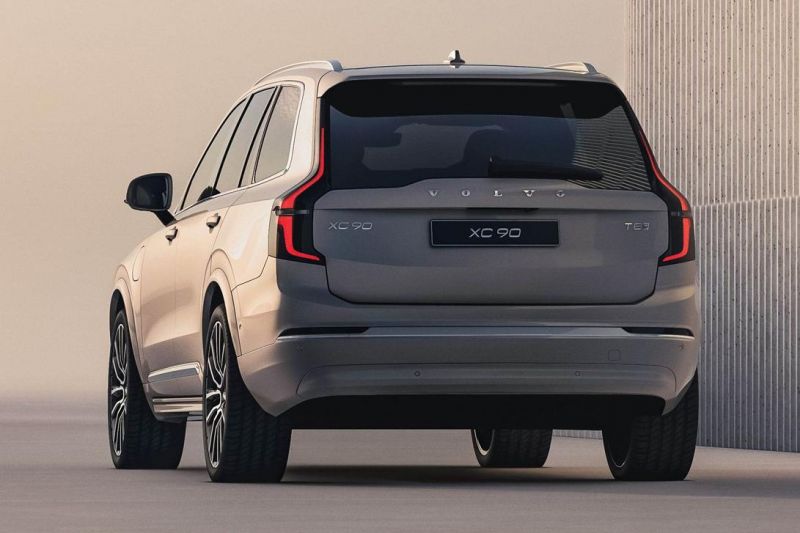 2025 Volvo XC90: Petrol, PHEV SUV gets new lease on life