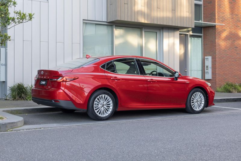 2025 Toyota Camry Hybrid