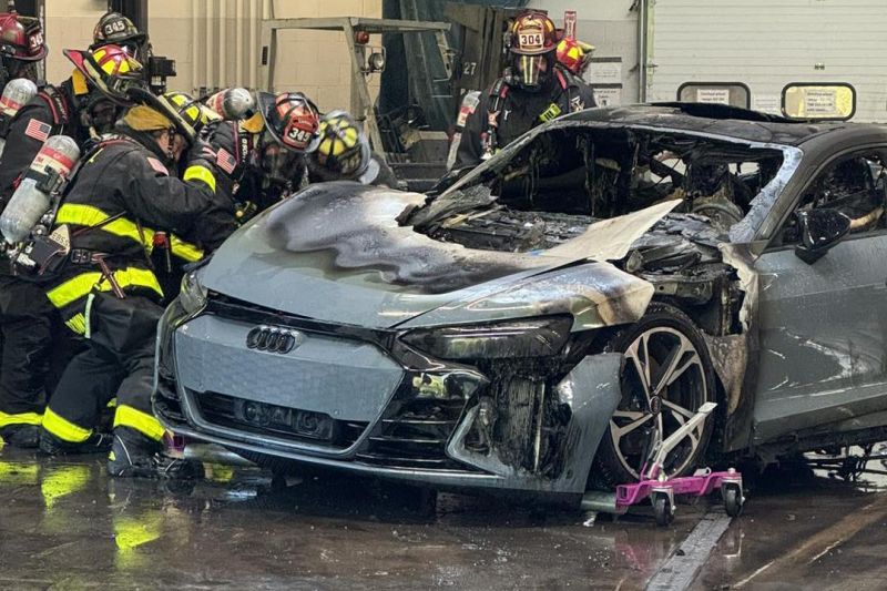 Audi e-tron GT EV bursts into flames during service