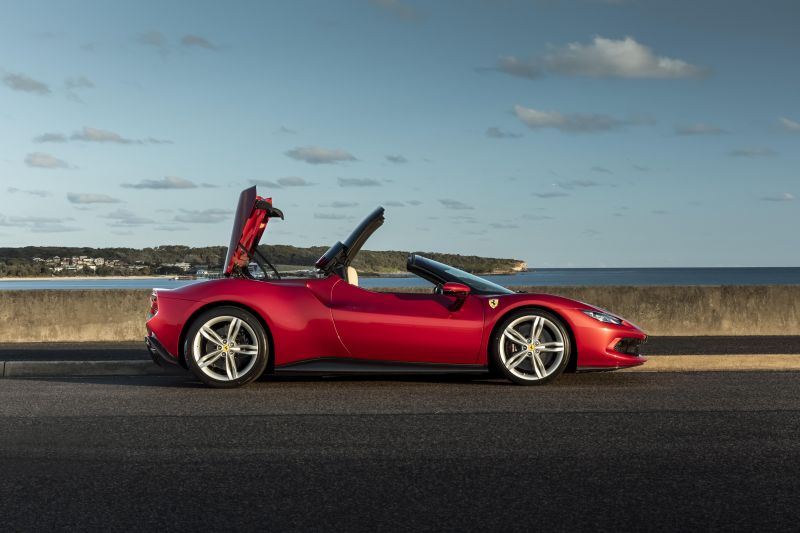 2025 Ferrari 296 GTS