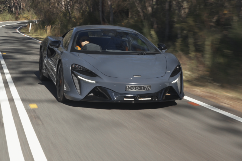 2025 McLaren Artura: Quick drive