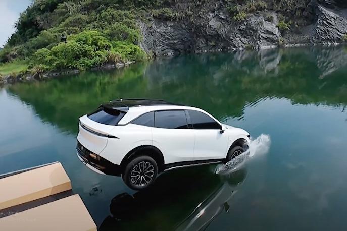 Chinese Model Y rival debuts feature to help you escape a sinking car