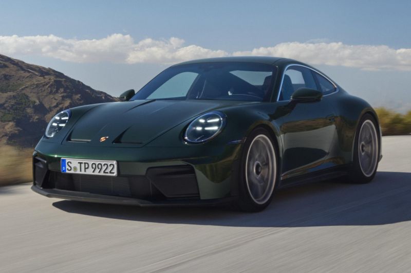 Porsche GT boss plans to keep the manual transmission alive