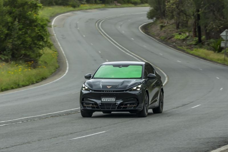 2025 Cupra Tavascan: Prototype drive