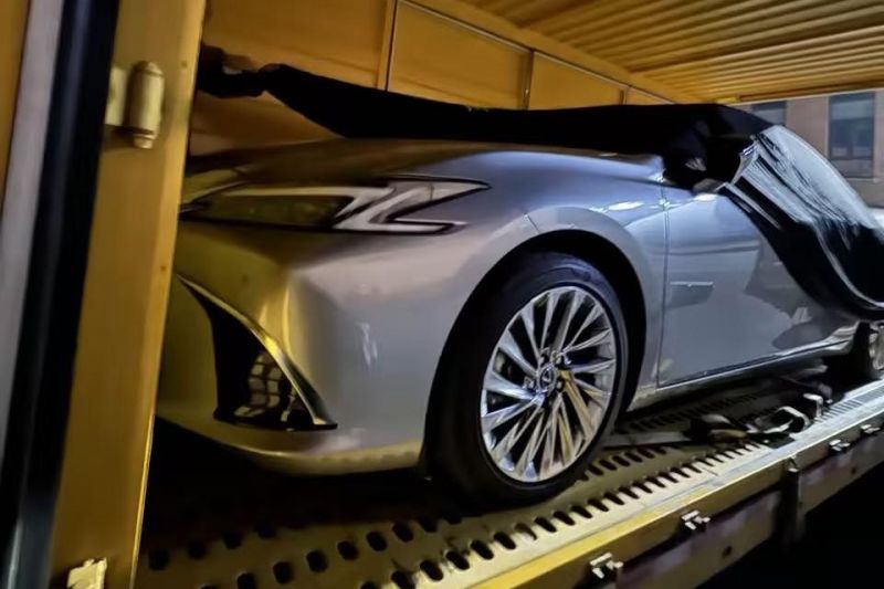 2026 Lexus ES: Hybrid luxury sedan spied with refreshed styling