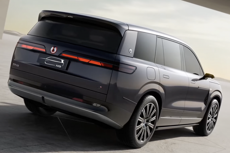 BYD's Denza brand debuts 710kW electric seven-seat luxury SUV