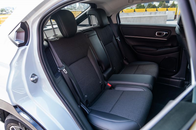 2025 Honda HR-V e:HEV L vs Subaru Crosstrek Hybrid S: Spec battle