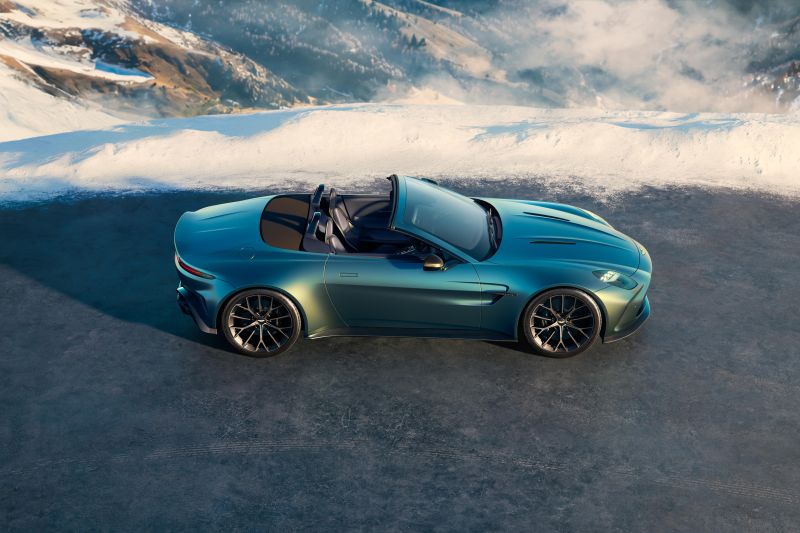 2025 Aston Martin Vantage Roadster powers up for open-air thrills