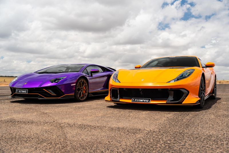 Lamborghini Aventador Ultimae vs Ferrari 812 Competizione drag race