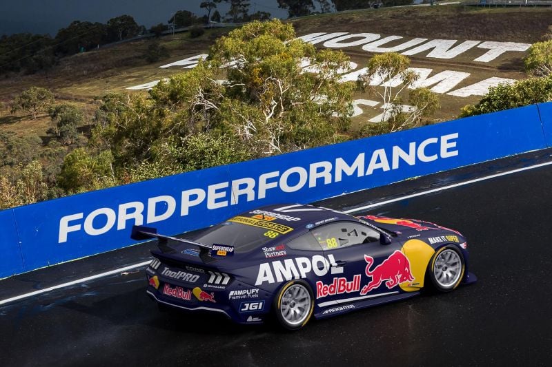 Supercars shock as Ford reunites with long-time rival Triple Eight