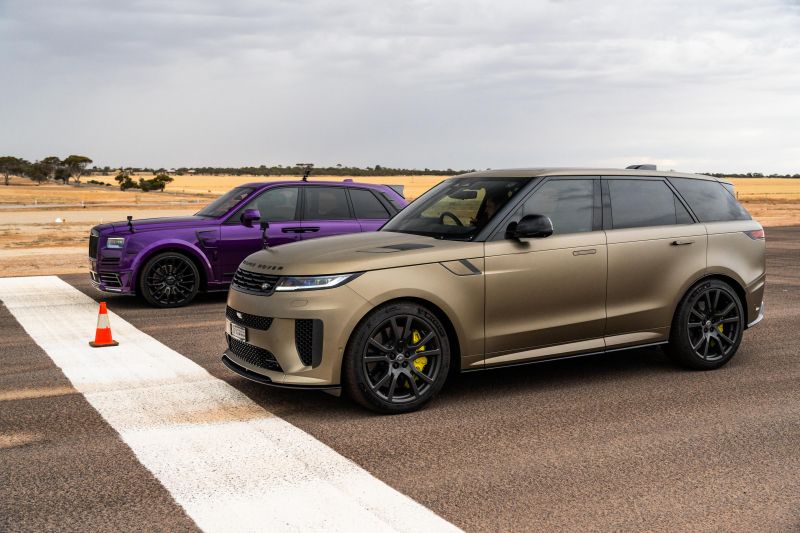 Range Rover Sport SV vs Rolls-Royce Cullinan drag race