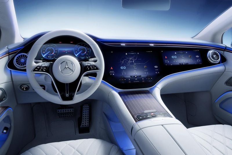 "Screens are not luxury", says luxury car brand that makes massive screens