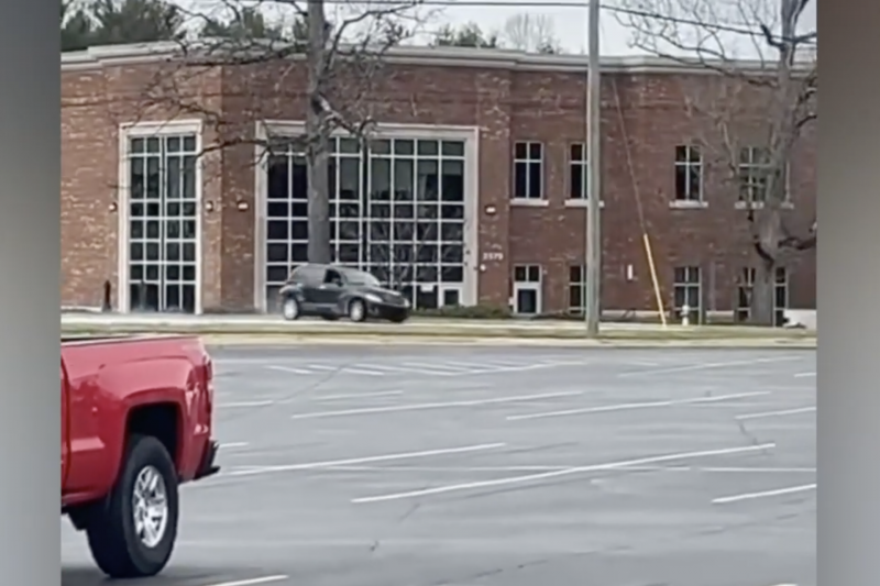 Chrysler PT Cruiser driver's wild hooning caught on camera