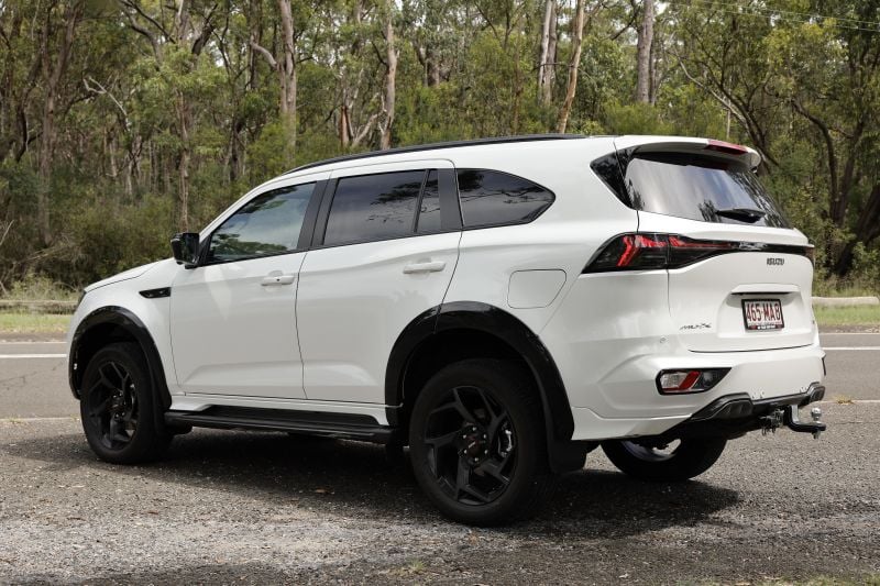 2025 Isuzu MU-X X-Terrain