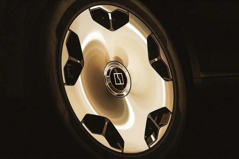 Zeekr 9X large SUV is Chinese brand's first hybrid, and it looks like a Rolls-Royce