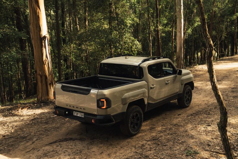2025 Kia Tasman: Prototype off-road drive