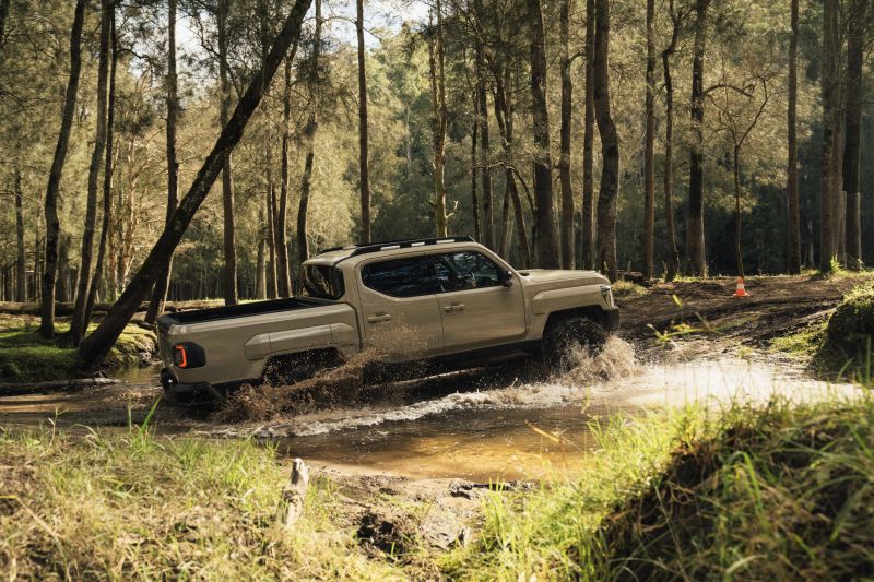 2025 Kia Tasman: Prototype off-road drive