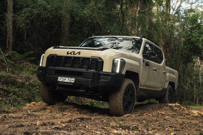 2025 Kia Tasman: Prototype off-road drive