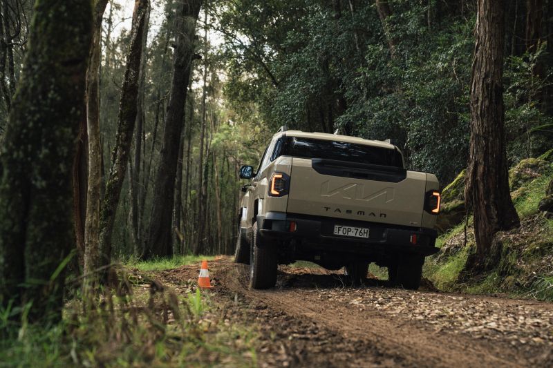 2025 Kia Tasman: Prototype off-road drive