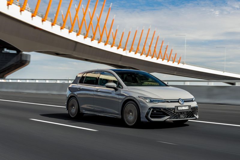 2025 Volkswagen Golf Style