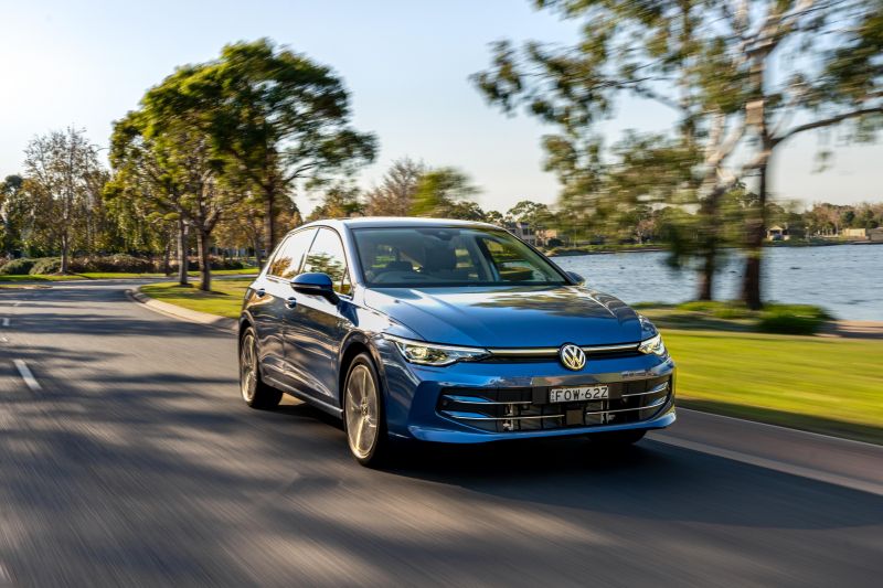 2025 Volkswagen Golf Style
