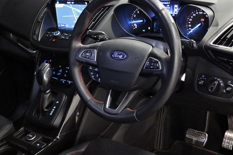 2018 Ford Escape ST-LINE (AWD)