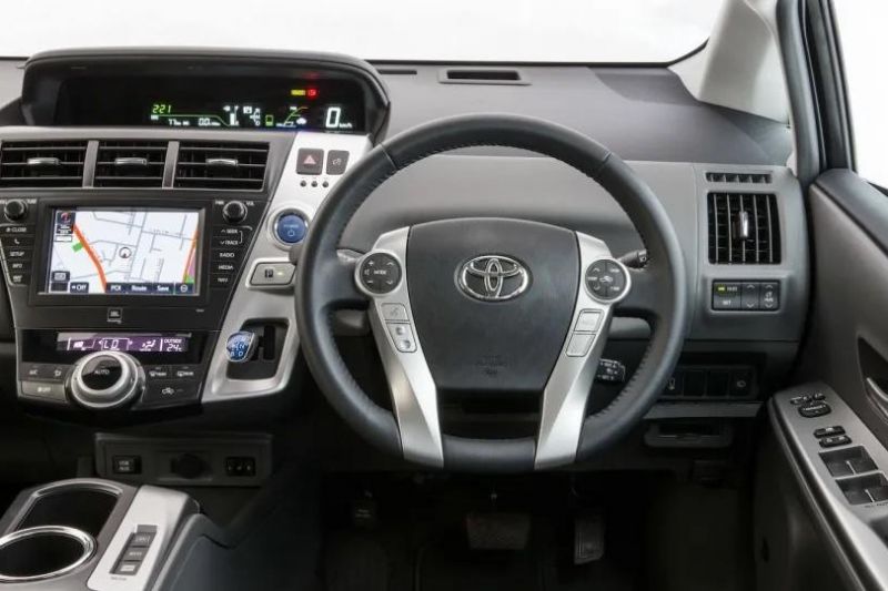 2013 Toyota Prius V i-TECH HYBRID