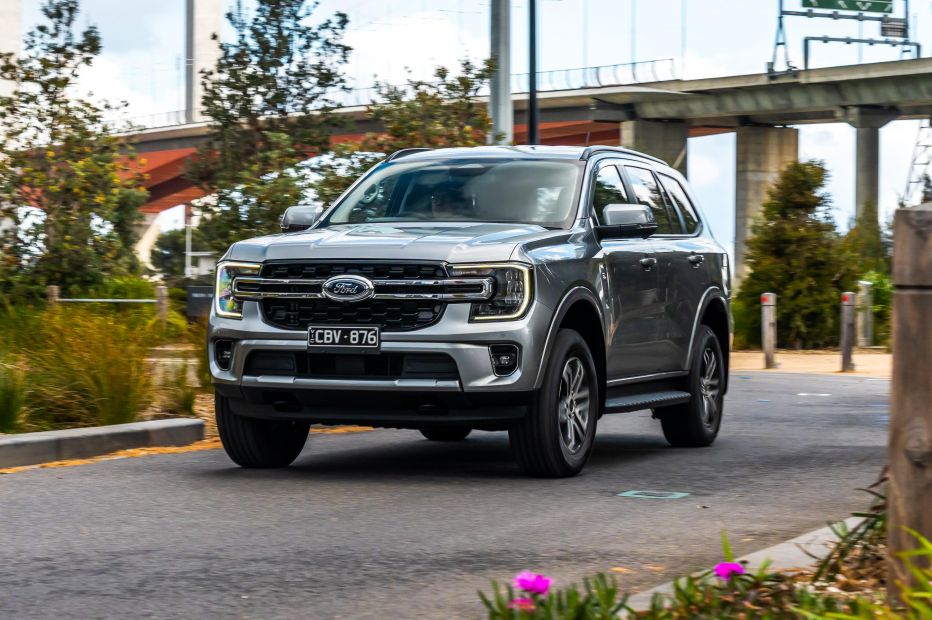 Ford Bronco vs Ford Everest Comparison | CarExpert