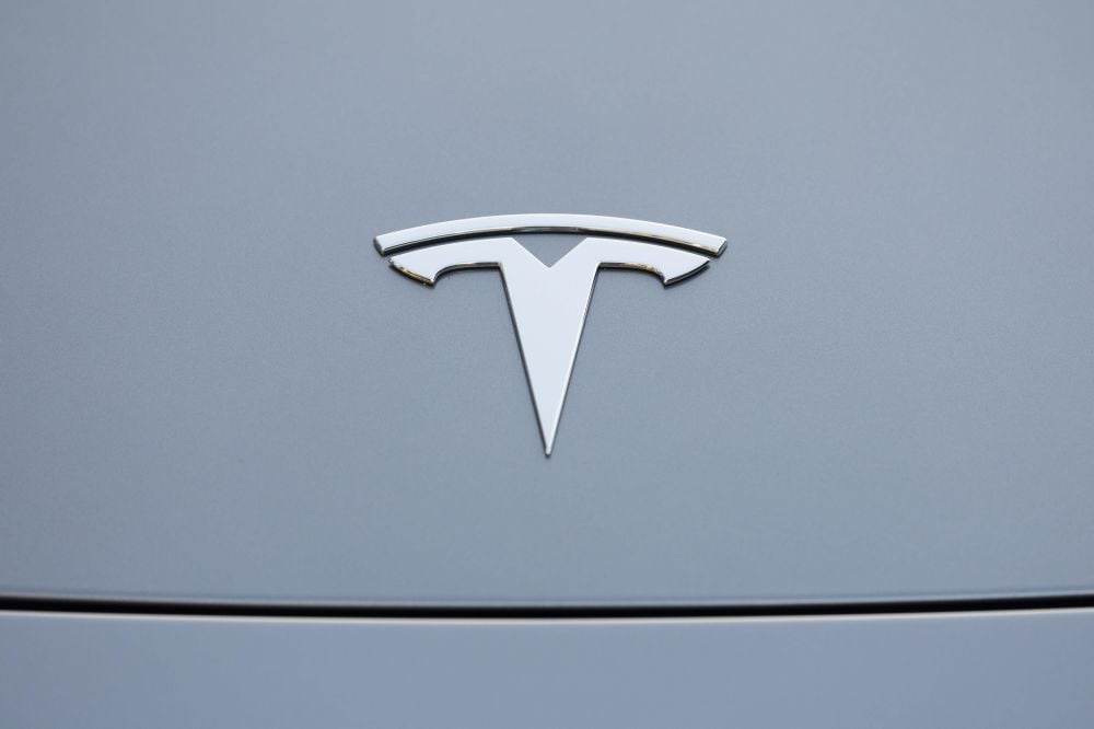 Tesla sets global sales and delivery records