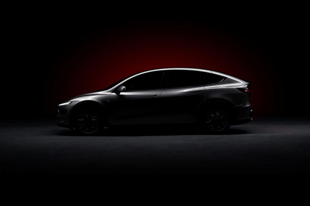 2026 Tesla Model YL teased as long-wheelbase, six-seat Model Y