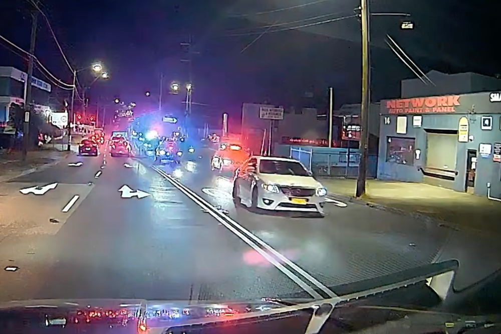 More than 20 police cars deployed to stop a speeding driver in Sydney