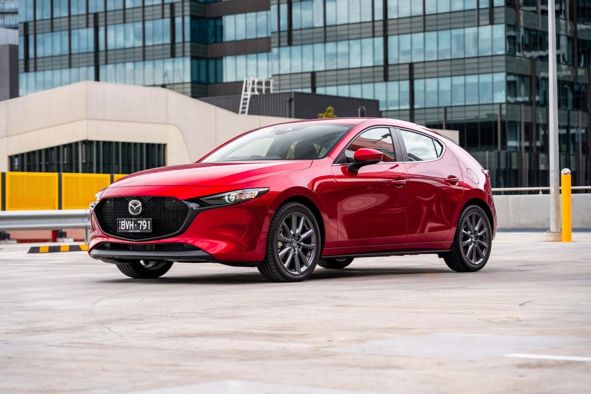 2022 Mazda 3 G20e Evolve M Hybrid review | CarExpert