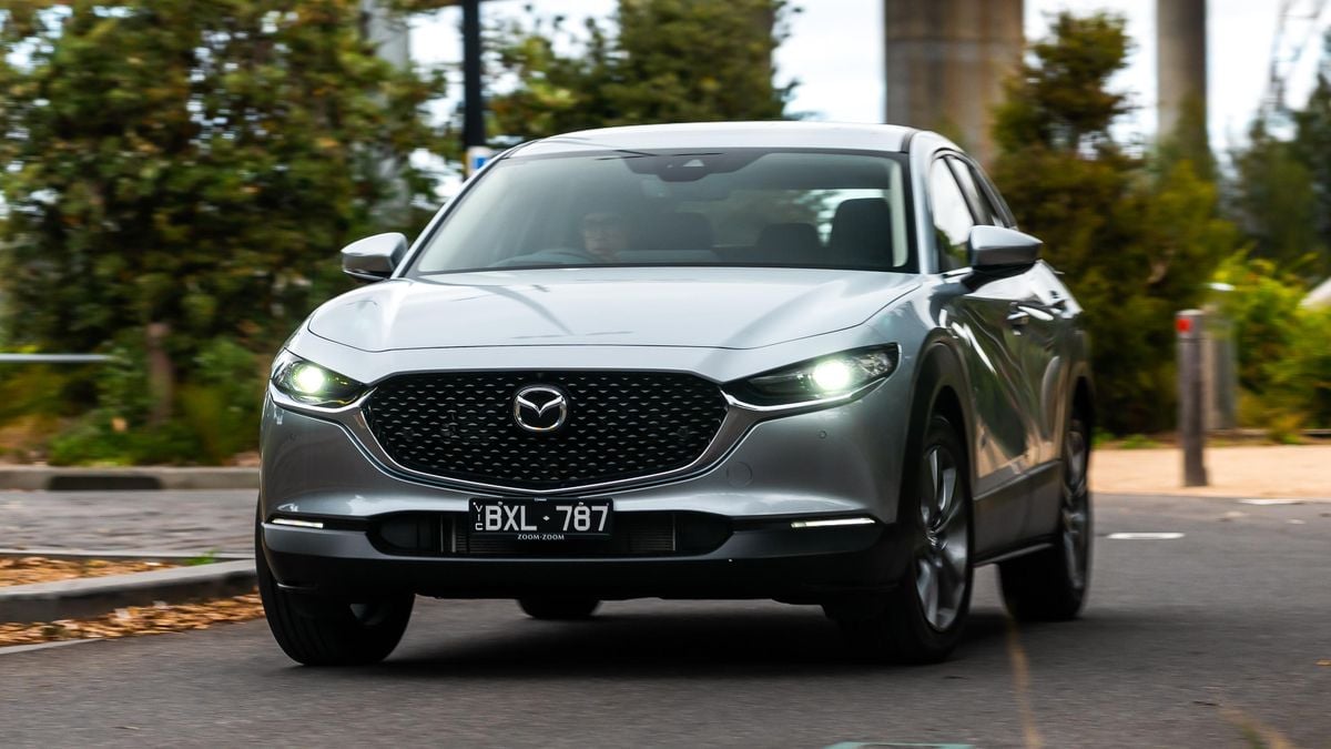 MOON GLOW 2019.2020 リミテッドエディション 2023 Mazda CX-30 G20e Evolve M Hybrid review | CarExpert