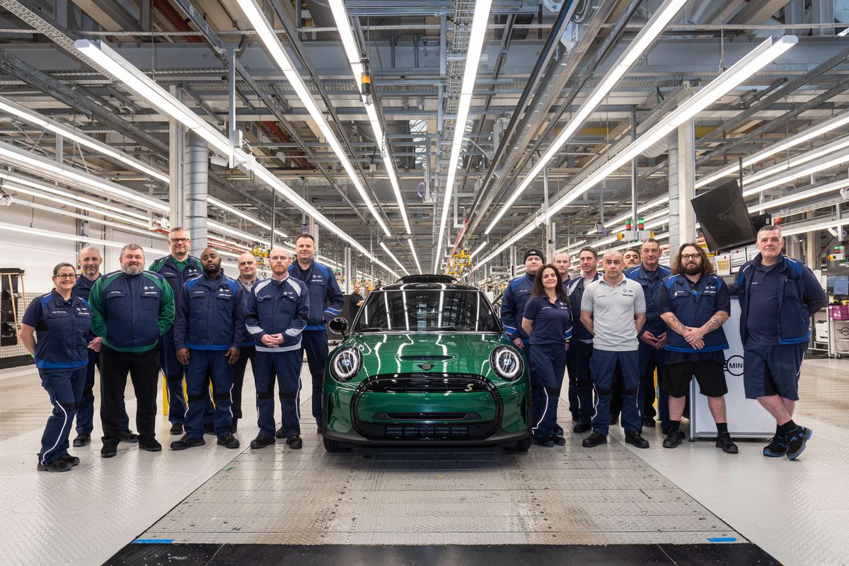 Funding secured! Mini to continue building cars in the UK | CarExpert