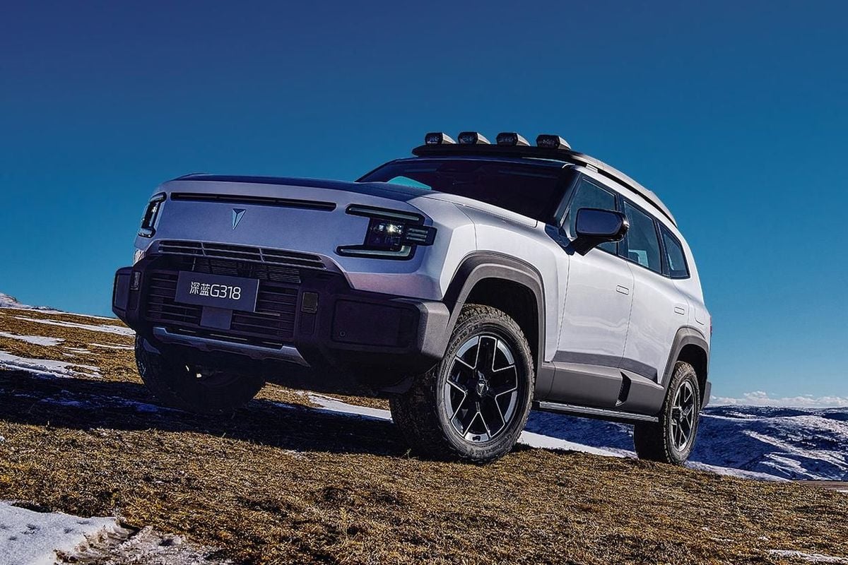 DEEPAL G318 vs Toyota Prado сравнение