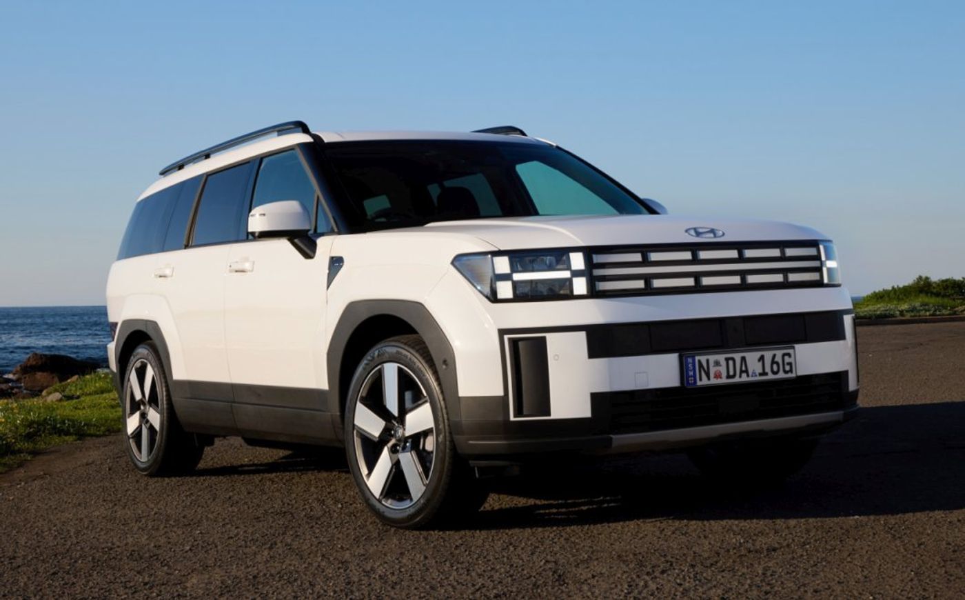 2025 Hyundai Santa Fe (7 SEAT) (AWD) Price and Specifications | CarExpert