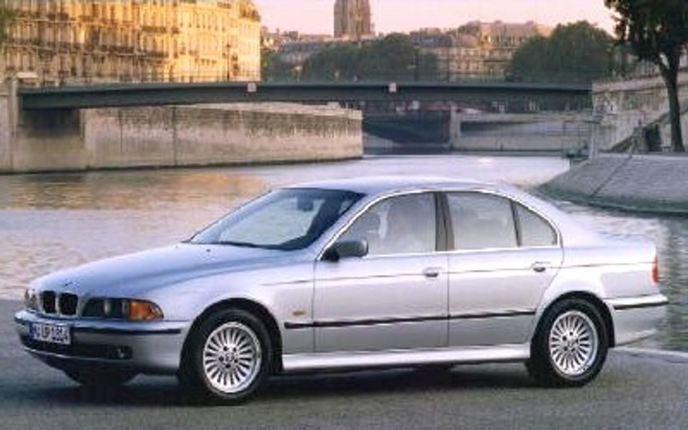 Hero image of a new BMW 5 Series Base (1999) price & specs available with CarExpert deals.
