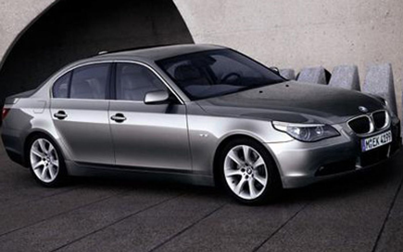 Hero image of a new BMW 5 Series Base (2006) price & specs available with CarExpert deals.