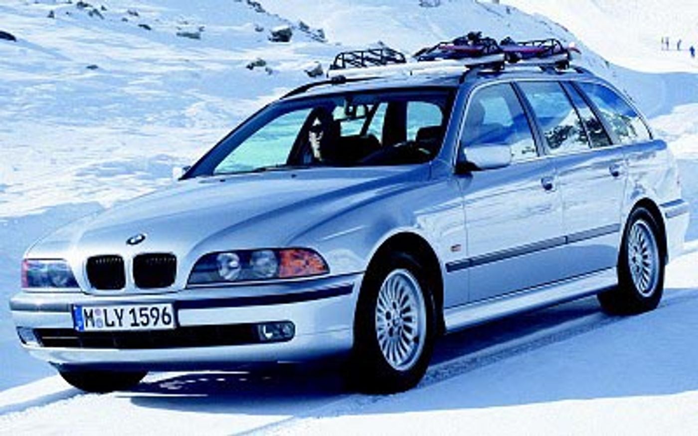 Hero image of a new BMW 5 Series 528i (2000) price & specs available with CarExpert deals.