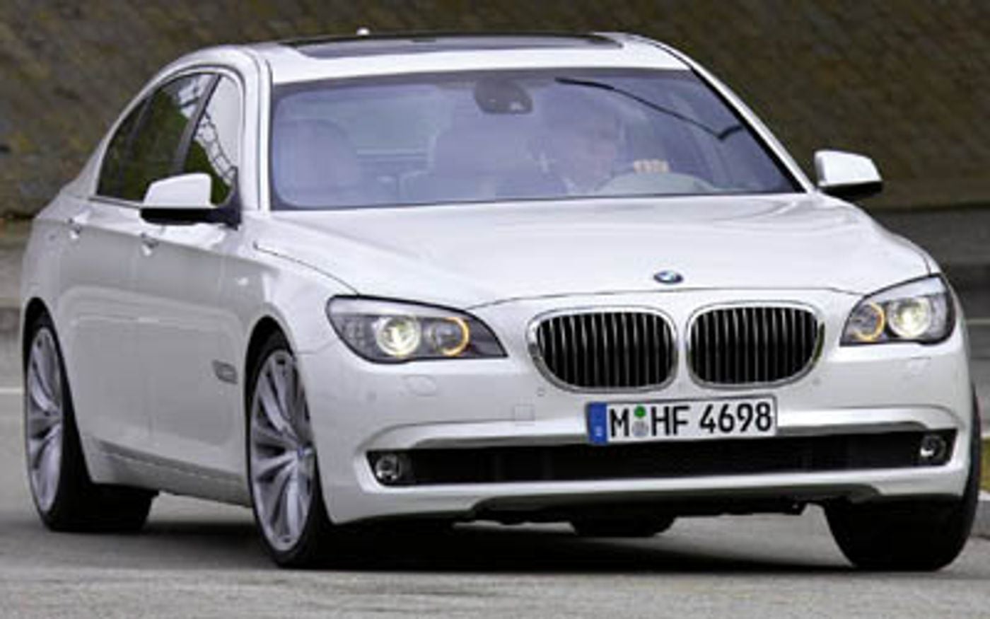 Hero image of a new BMW 7 Series Base (2012) price & specs available with CarExpert deals.