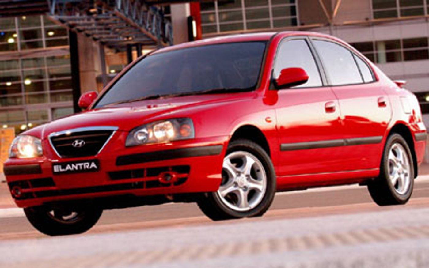 Hero image of a new Hyundai Elantra Elite (2003) price & specs available with CarExpert deals.