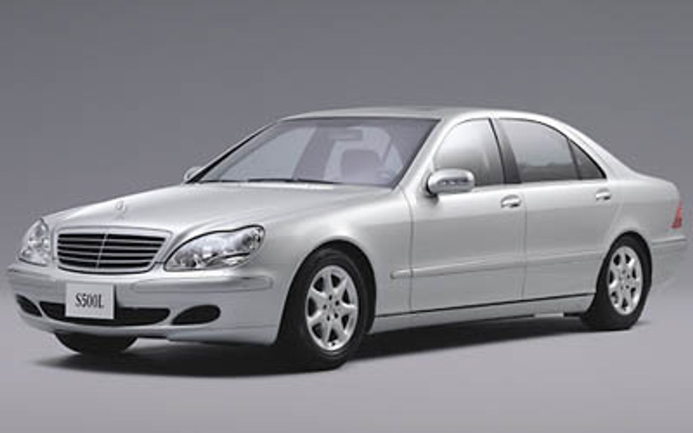 Hero image of a new Mercedes-Benz S-Class Base (2003) price & specs available with CarExpert deals.
